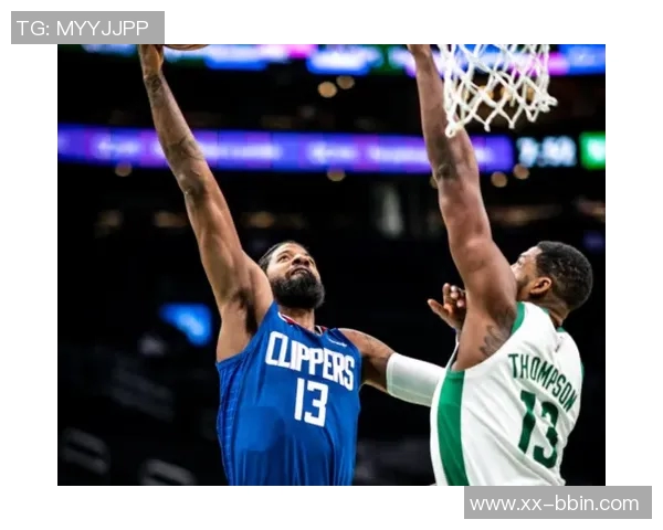 乔治开场火力全开3分钟内4投4中独取11分展现强大攻击力