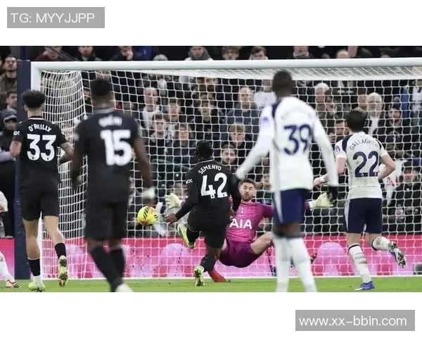 热刺面临人手短缺困境索兰克租借传闻引发媒体热议 热刺面临人手短缺困境索兰克租借传闻引发媒体热议